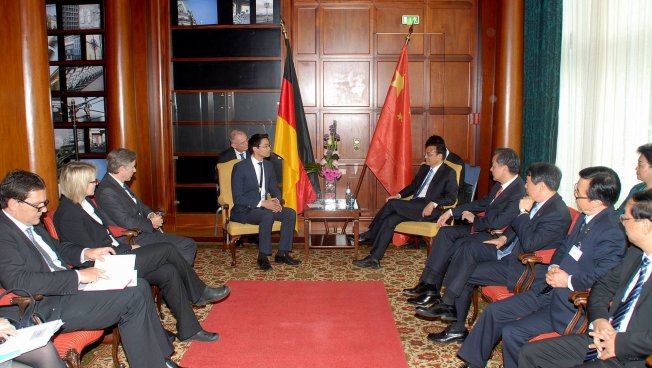 Philipp Rösler und der chinesische Ministerpräsident Li