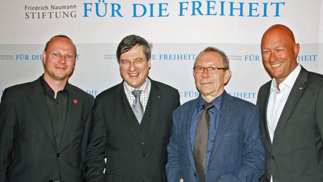 V.l.n.r.: Sandro Witt, Karl-Heinz Paqué, Moderator Dietmar Grosser und Thomas L. Kemmerich 