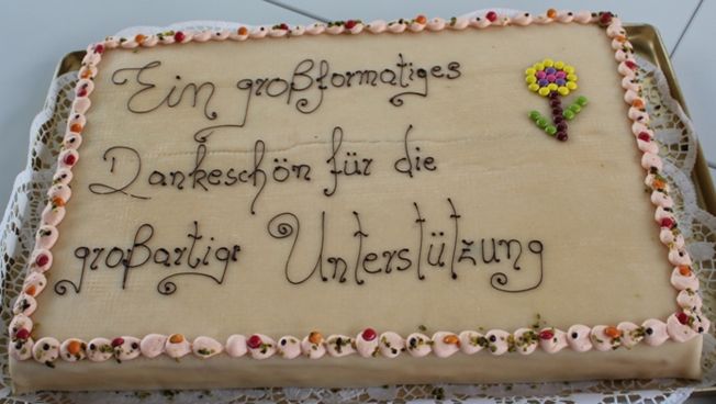 Torte zur Feier der Rückkehr der Archivalien