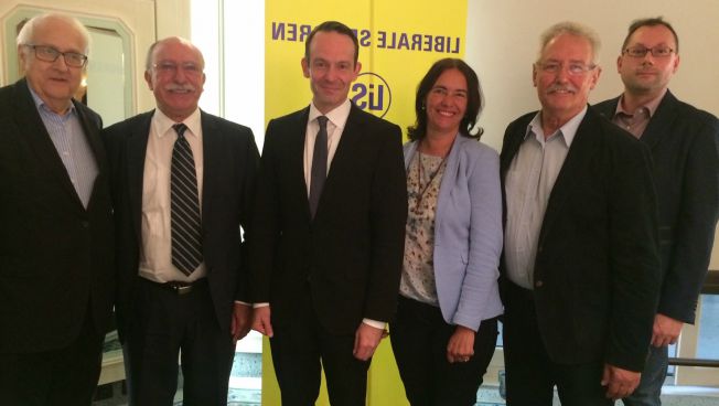 Rainer Brüderle Bundesminister a.D., Detlef Parr Bundesvorsitzender LiS, Dr.Volker Wissing Staatsminister, die stv. LiS-Bundesvorsitzenden Nicole Bracht-Bendt und Eckart George sowie Schriftführer Dirk-Heinrich Heuer