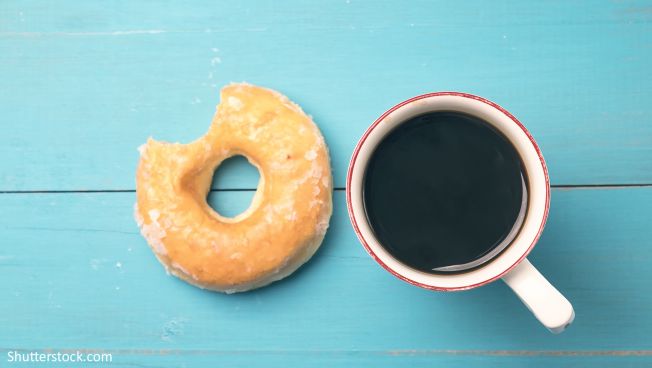 Donut und Kaffee / Quelle: Shutterstock