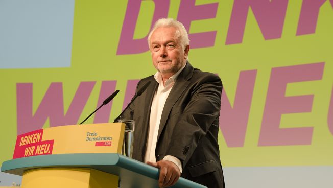 Wolfgang Kubicki spricht auf dem Bundesparteitag