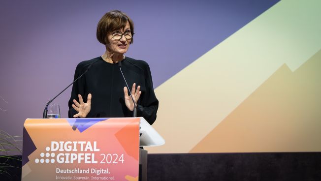 Bettina Stark-Watzinger auf dem Digital-Gipfel 2024. 